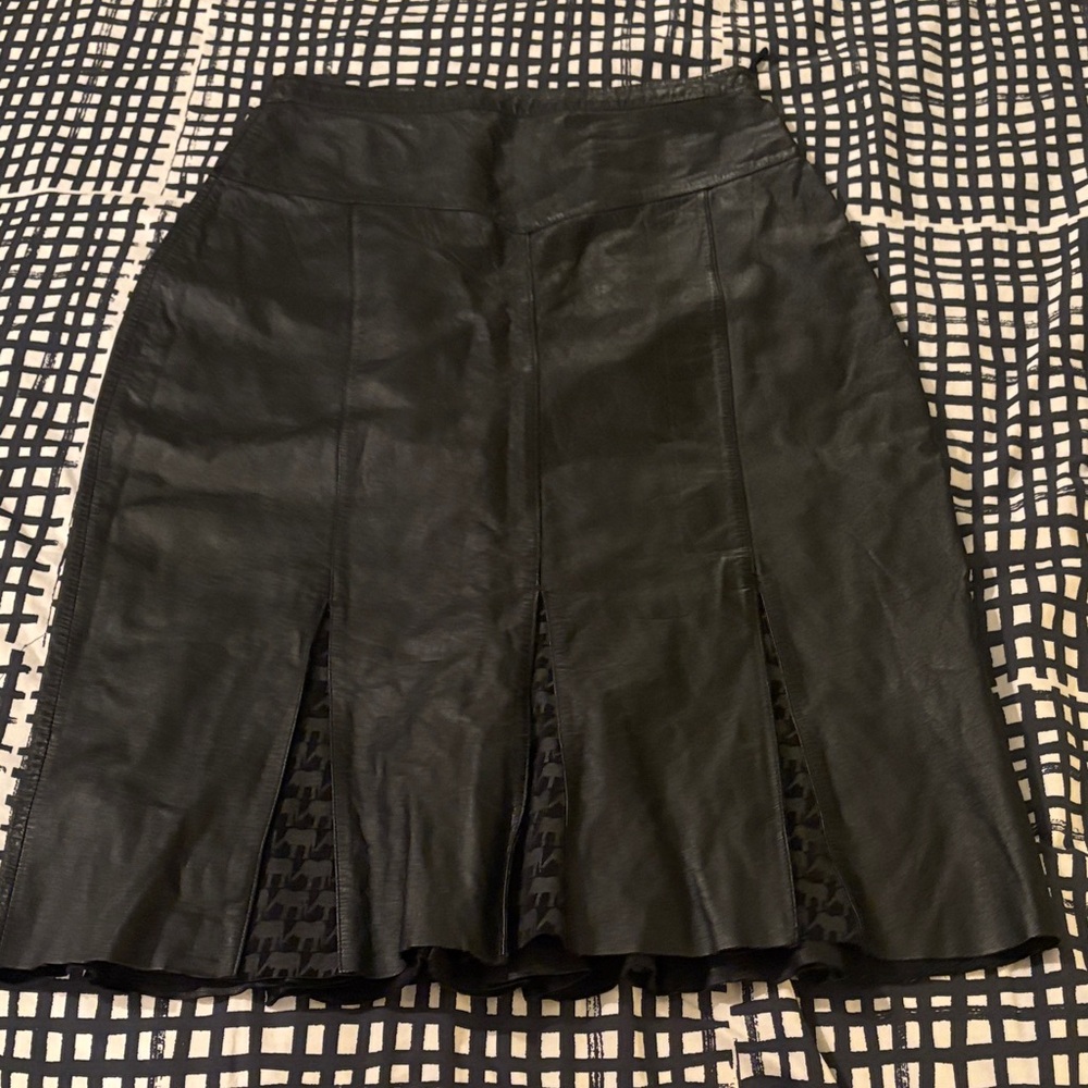 Vintage Leather City Black Leather Skirt w/elephant print Size 16 (size8/10)